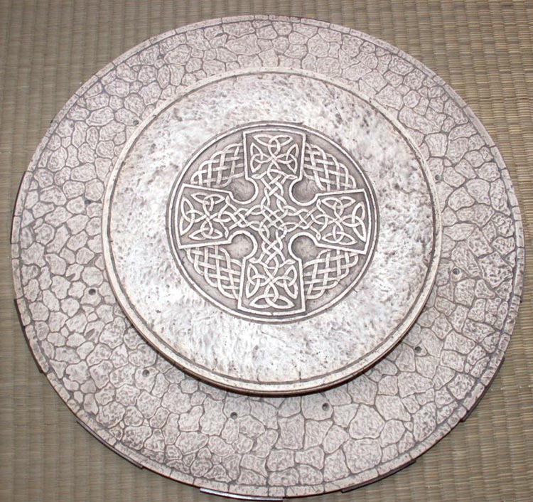 Round Table - Knights of the Round Table - Les Etains Du Graal
