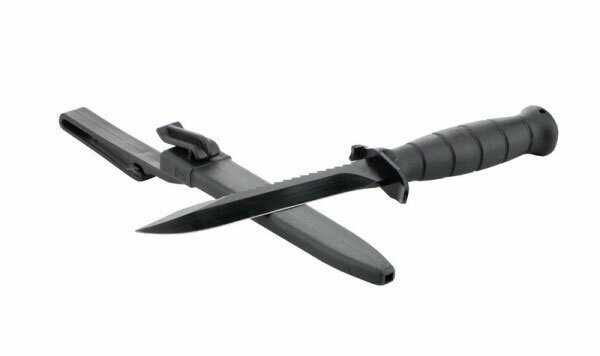 Field Knife 81 6.5'' w/Saw Black w/Polymer Safety Sheath Field Knife 81 6.5'' w/Saw Black w/Polymer Safety Sheath